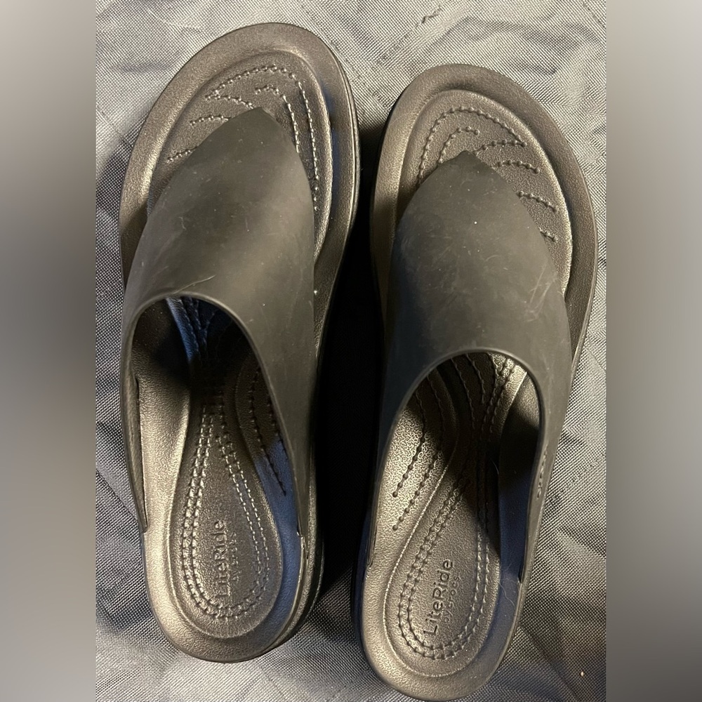 CROCS Black Slide Sandals